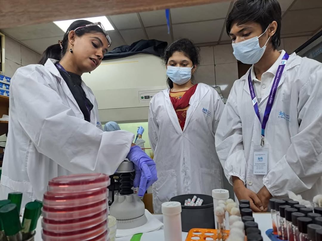 Yesterday, our six “Infectious Disease Detectives” wrapped up their journey with a playful comic (3)